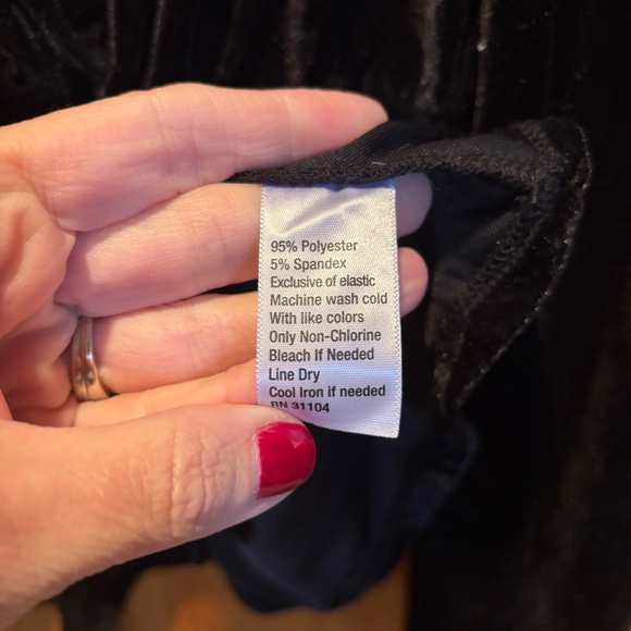 True Craft Long Sleeve Velvet Surplice Top in Black Small - Picture 5 of 5